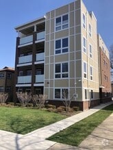 Building Photo - 515 Summit Ave
