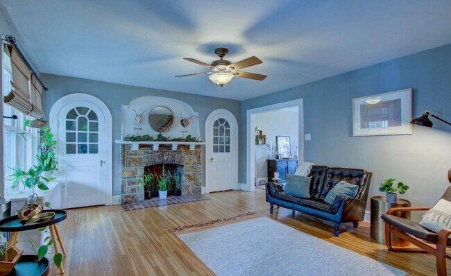 Building Photo - 555 Burrowes Ave
