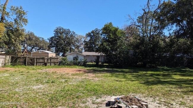 Building Photo - 280 Hollis Dr E