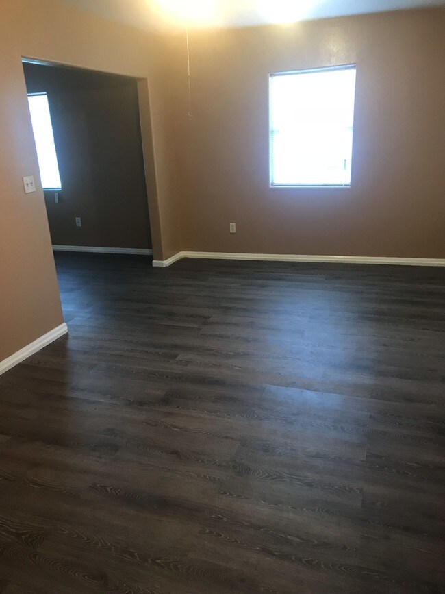 Building Photo - 1545 Garden Rd