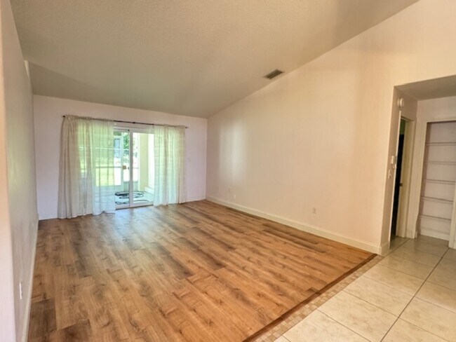 Building Photo - 2703 Rismen Court