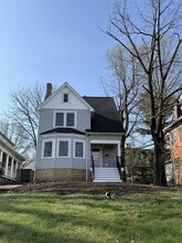 Building Photo - 324 E Main St