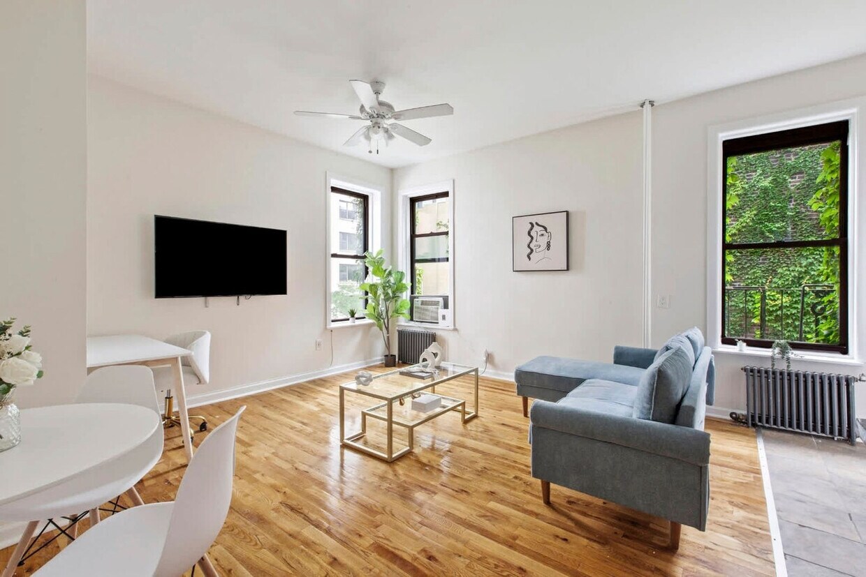 Foto principal - 300 E 69th St