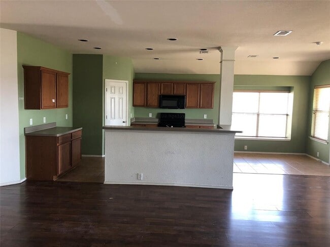 Building Photo - 8205 MacGregor Dr