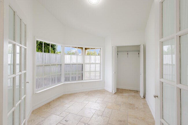 Building Photo - 23157 Bentley Pl