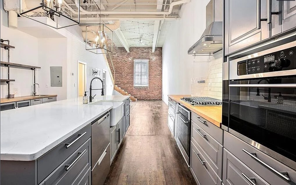 A kitchen meant for entertaining. - 320 M L K Jr Dr SE
