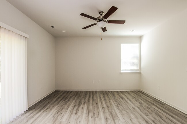 Building Photo - 1636 Tom Sadler Rd