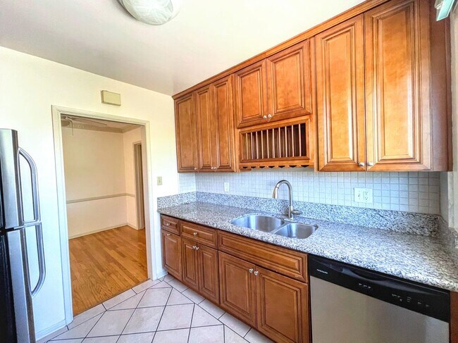 Foto del edificio - 1547 Orange Grove Ave