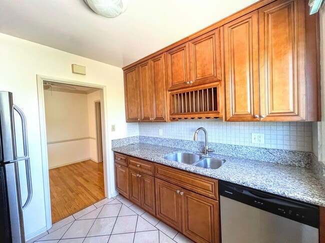 Building Photo - 1547 Orange Grove Ave