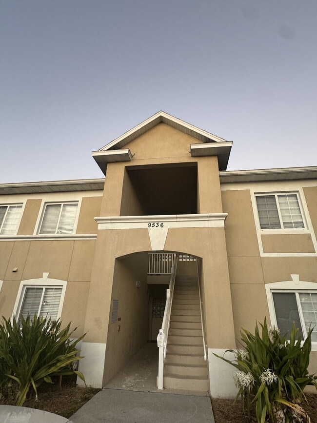 "Charming 3-Bed, 2-Bath Gem in Riverview –... - "Charming 3-Bed, 2-Bath Gem in Riverview –... Apartment