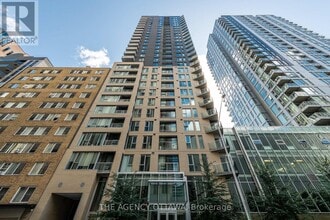 Building Photo - 40-1040 Nepean St