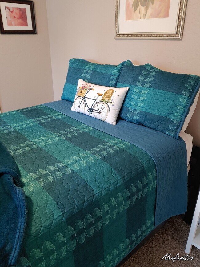 Foto del edificio - 2783 E Lookout Dr