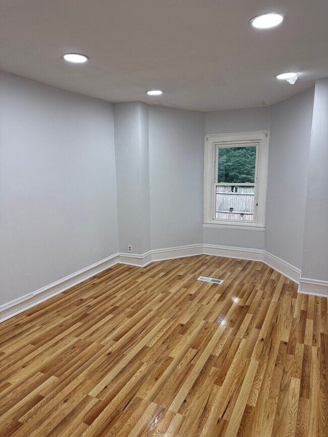 Foto del edificio - 742 Hanover Rd