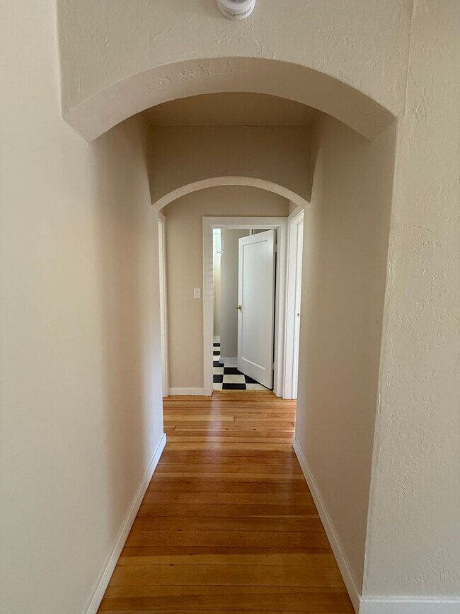 Foto del edificio - Cute two bedroom cottage in central Ashlan...