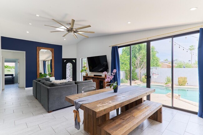 Foto del edificio - 8113 E Redwing Rd