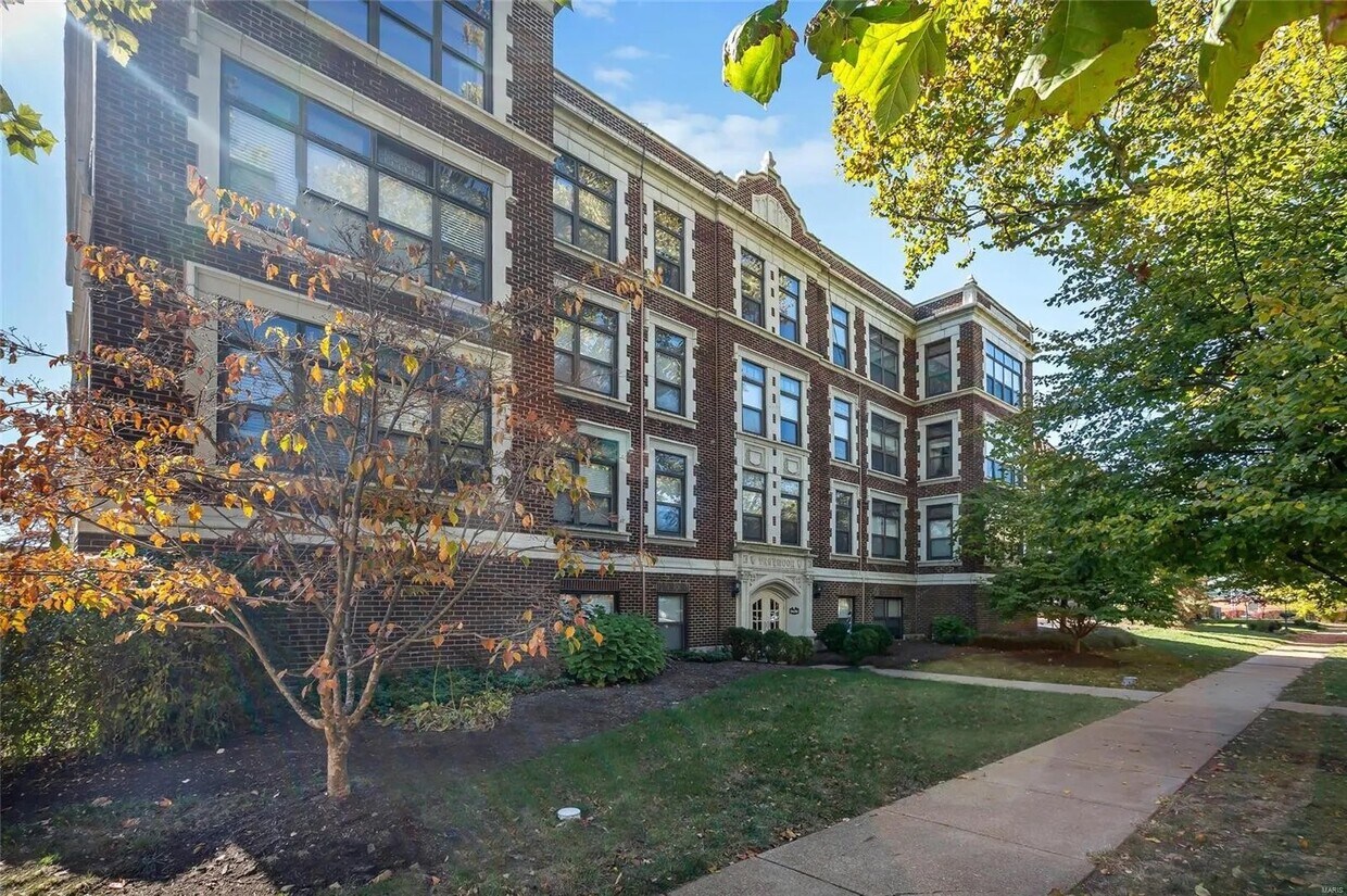 5636 Waterman Blvd Unit 12, St. Louis, MO 63112 Condo for Rent in St