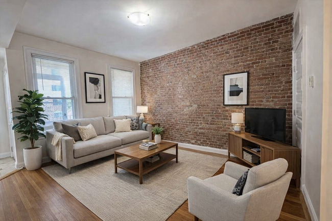 Building Photo - 52 Ashford St