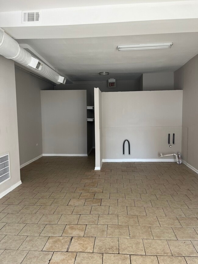 Building Photo - 2744 N Laramie Ave