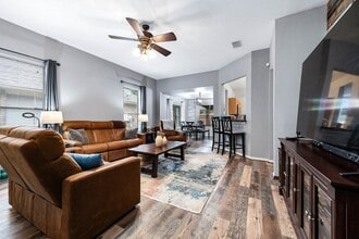 Building Photo - 739 Apple Blossom Dr