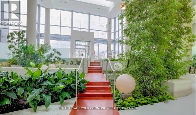 Photo du bâtiment - 9088 Yonge St