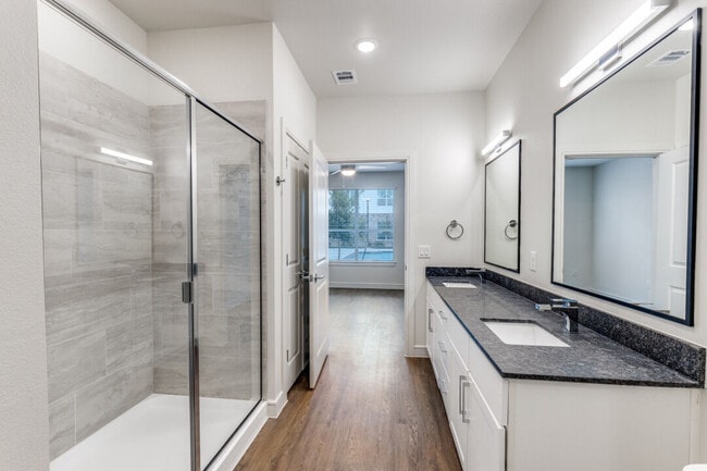 Foto del edificio - The Oaks