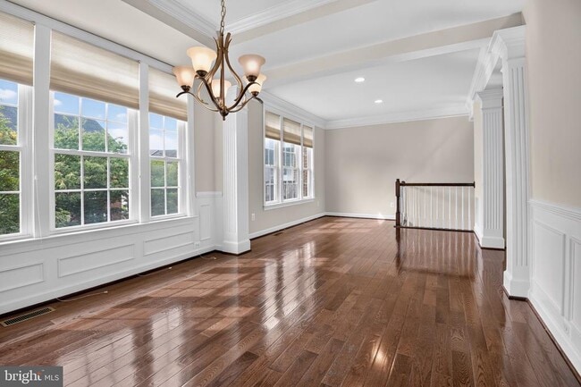 Building Photo - 24949 Earlsford Dr