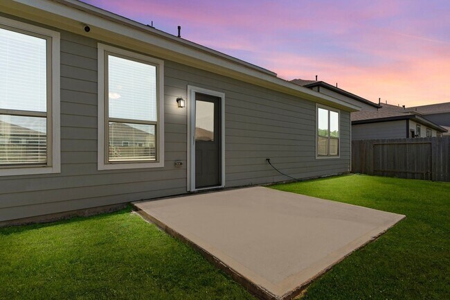 Foto del edificio - 9658 Caney Trails Rd