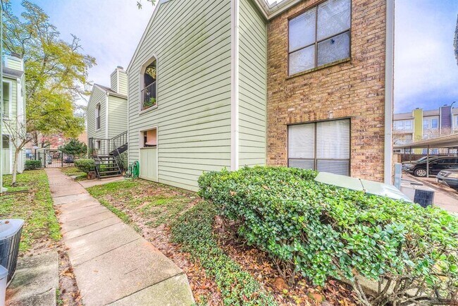 Building Photo - 6602 Harbor Town Dr