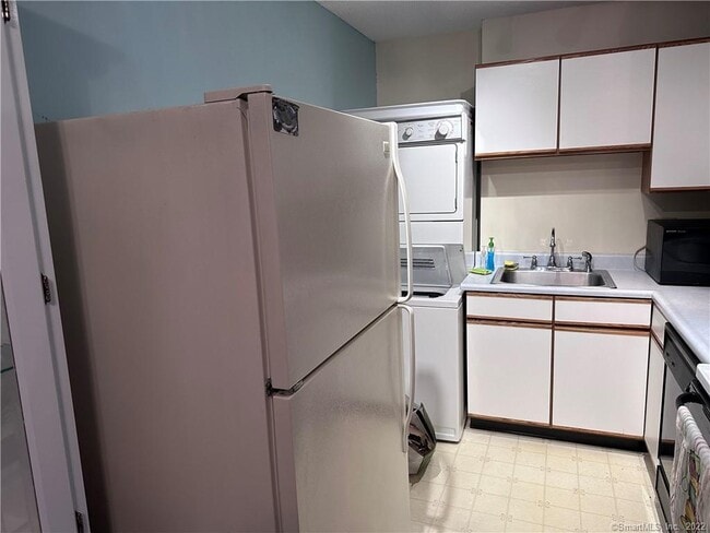 Building Photo - 85 Niles Hill Rd