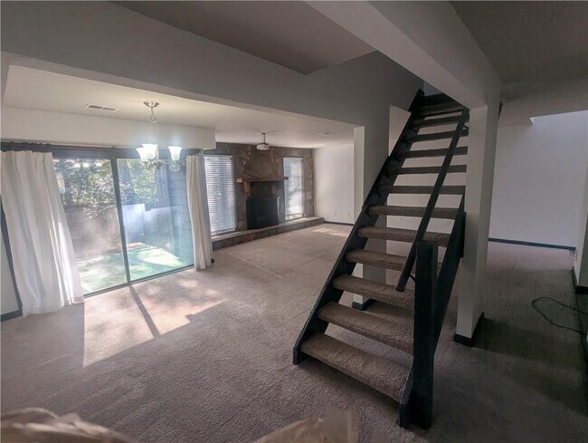 Foto del edificio - 232 Toweridge Dr SW