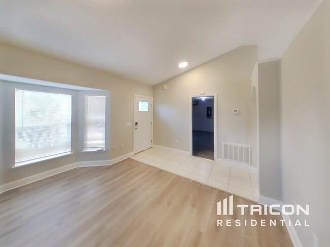 Building Photo - 4201 Castle Ave