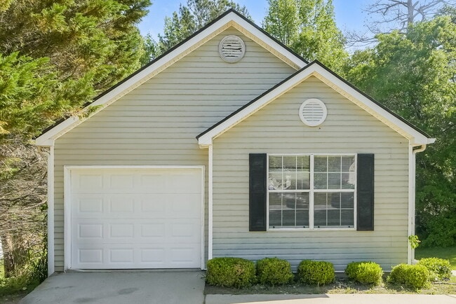 Building Photo - 1214 Foxwood Dr