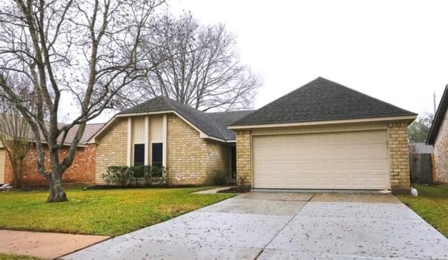 Building Photo - 3015 Shawnee Dr
