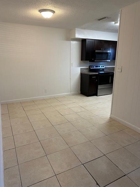 Foto del edificio - 3800 Riverside Dr