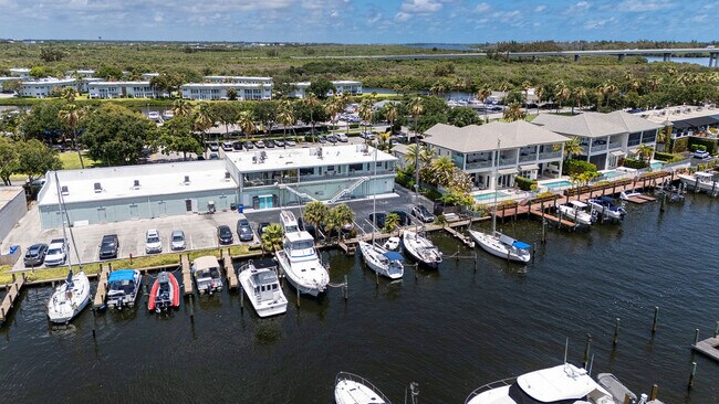 Building Photo - 23 Royal Palm Pt