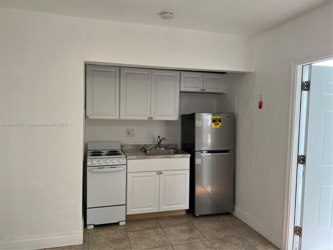 Foto del edificio - 1801 NE 171 St