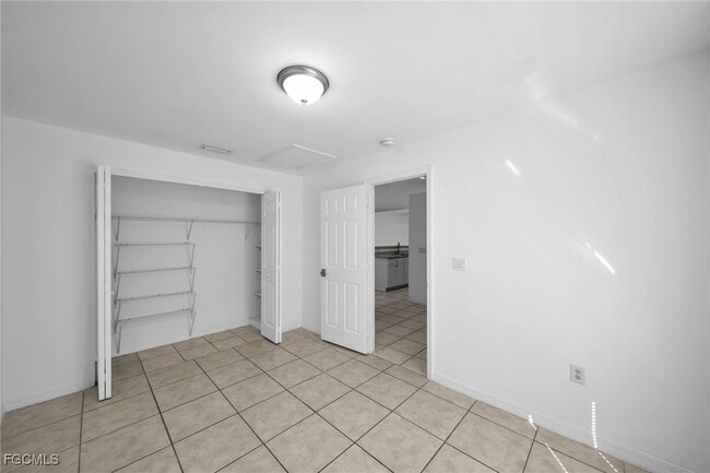 Building Photo - 1214 SE 24th Ave