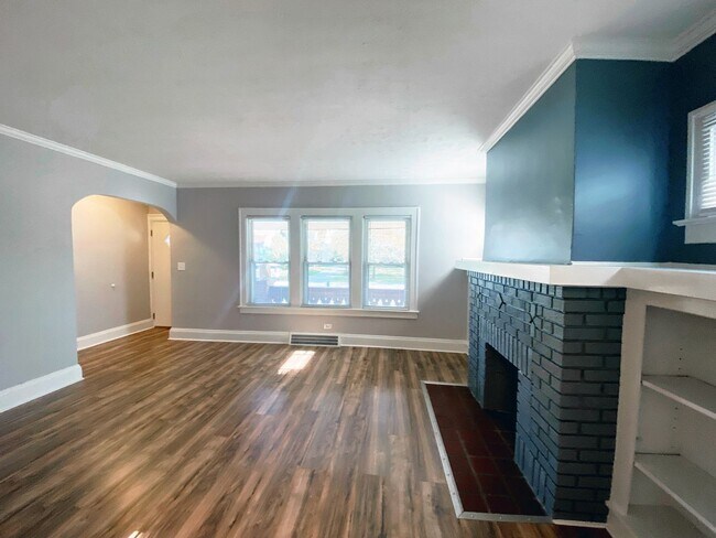 Foto del edificio - 3586 - 3588 Chelton Rd