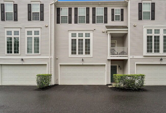 Building Photo - 3005 Meridian Cmns