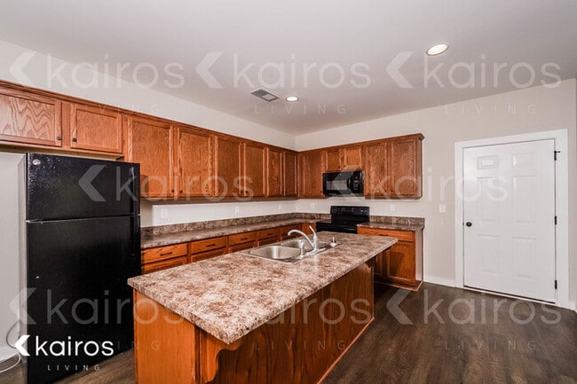 Building Photo - 44 Maple Leaf Drive