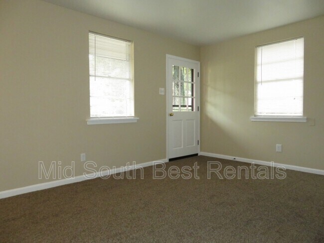 Foto del edificio - 4369 Ford Rd