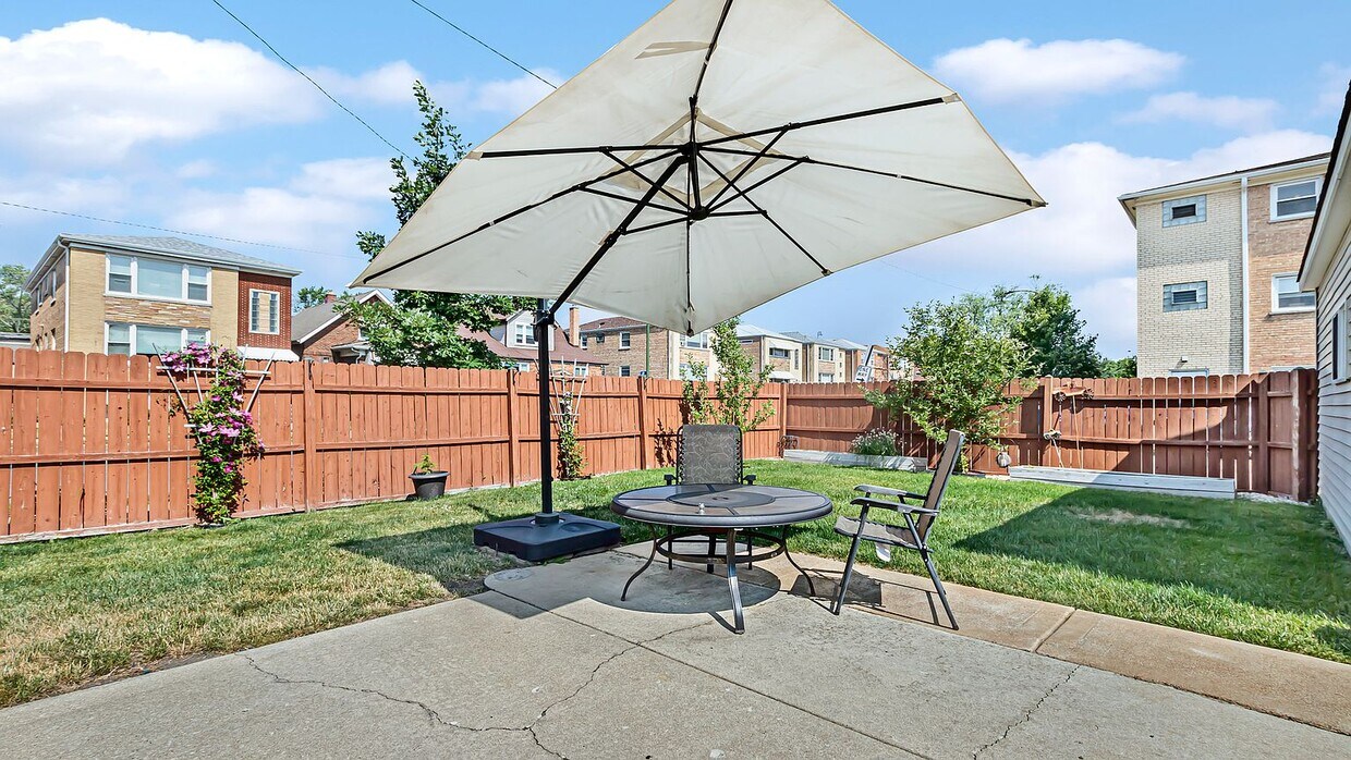 Foto del edificio - 7105 W Arthur Ave