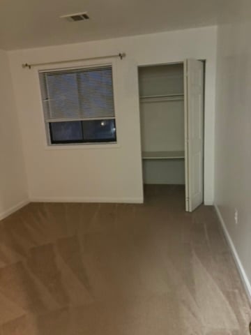 Building Photo - 100 Royal Oak Dr