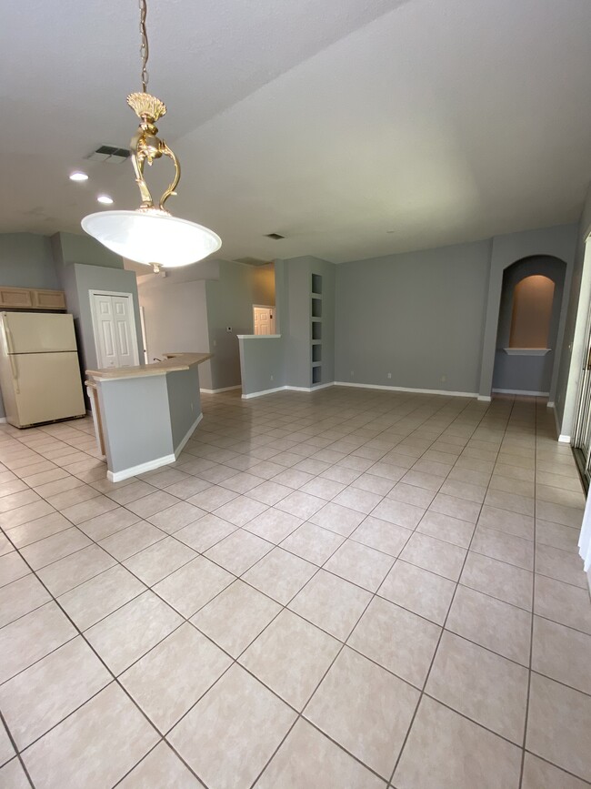 Building Photo - 4627 Dunnie Dr