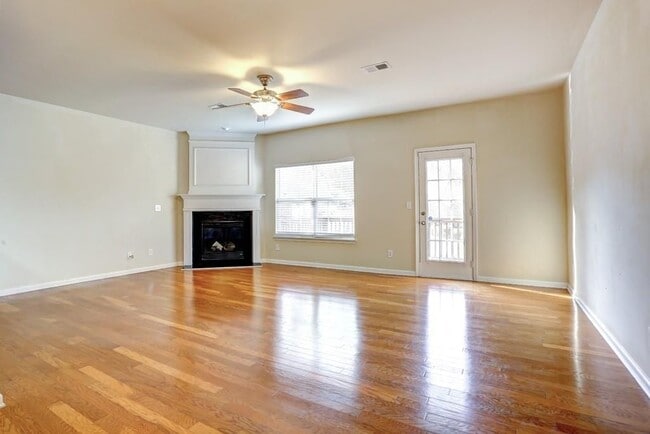 Building Photo - 5624 Moresby Ct