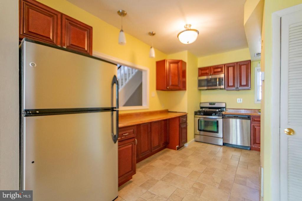 Primary Photo - 2055 Catharine St