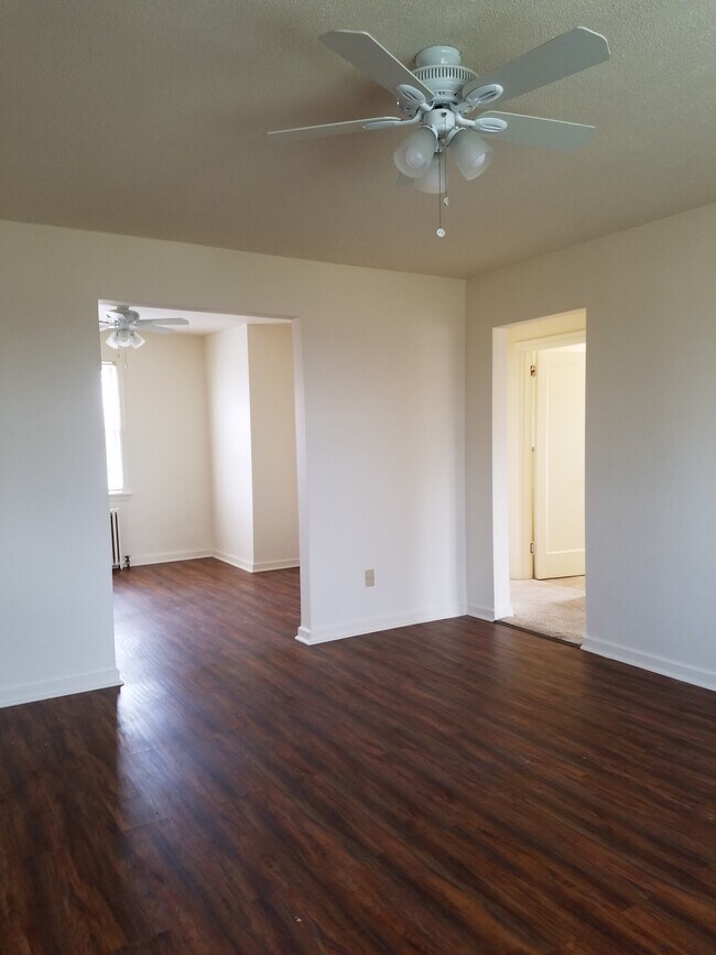 Building Photo - 628 Southcrest Ct