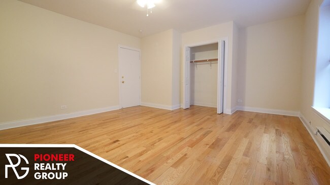 Foto del edificio - 815 W Cornelia Ave