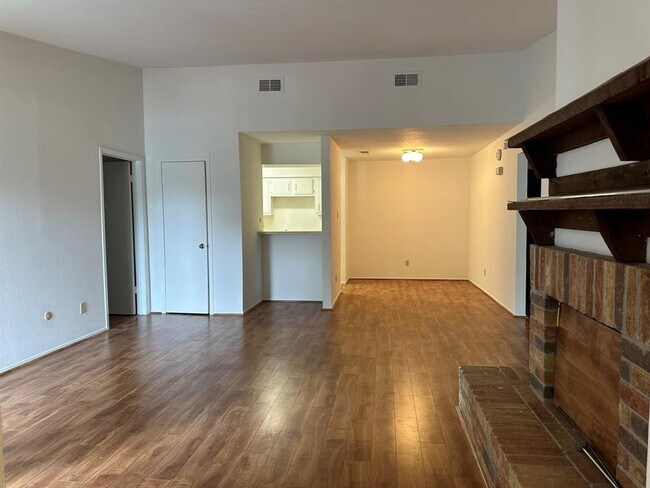 Foto del edificio - 10555 Turtlewood Ct
