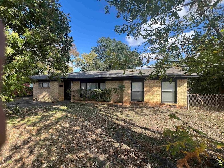 Primary Photo - 1228 Carol Ln